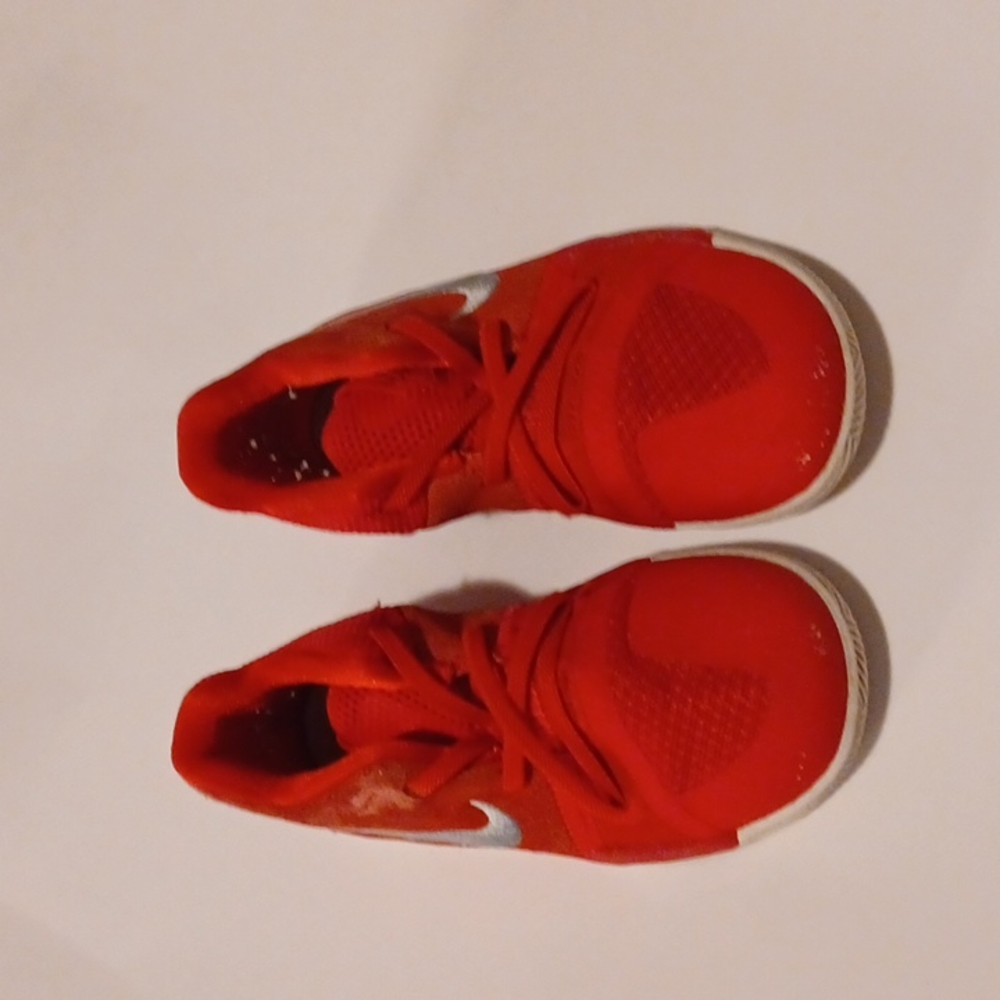 Kyrie 2